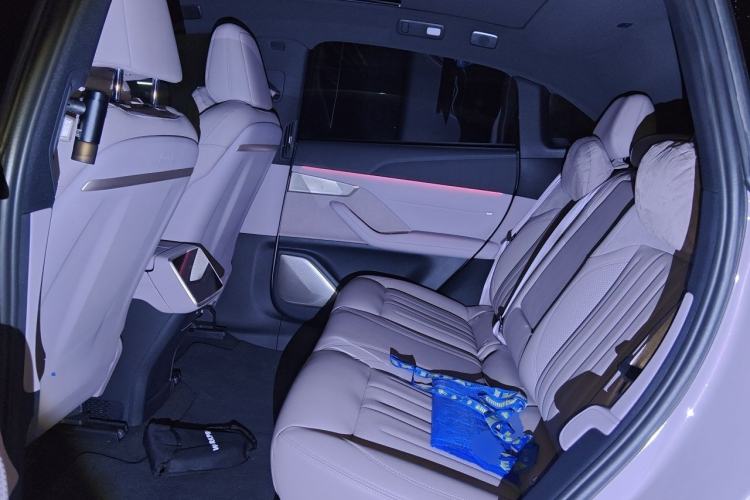Used ONVO L60 2024 60 kWh Rear-Drive Version Left Rear Seat