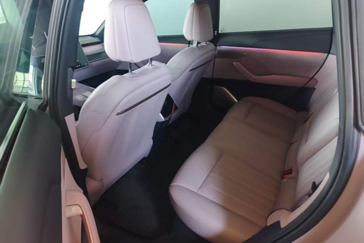Used ONVO L60 2024 60 kWh Rear-Drive Version Left Rear Seat
