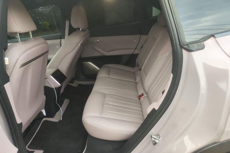 Used ONVO L60 2024 60 kWh Rear-Drive Version Left Rear Seat