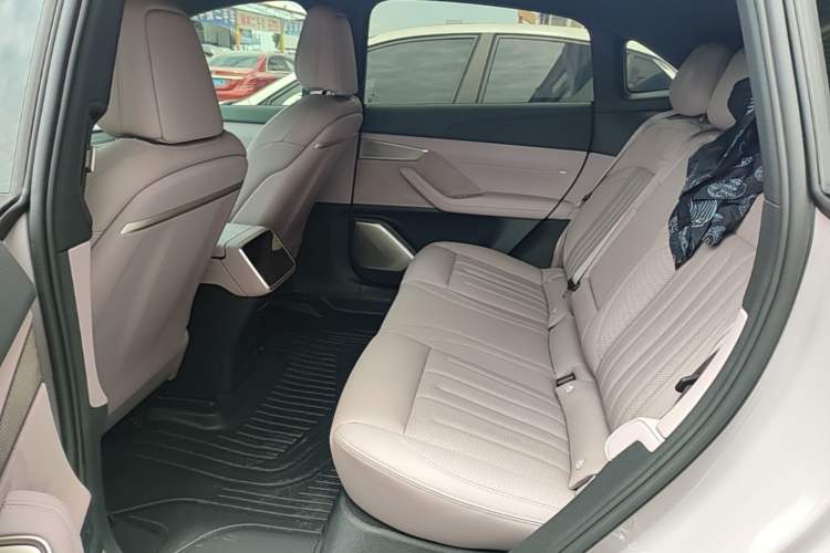 Used ONVO L60 2024 60 kWh Rear-Drive Version Left Rear Seat
