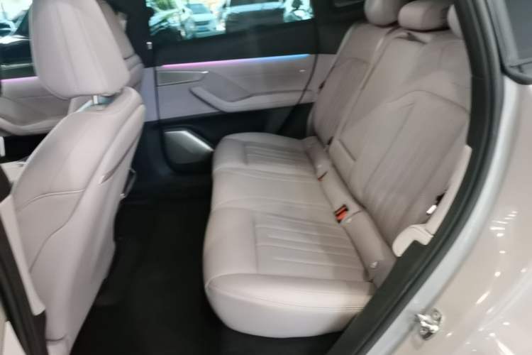 Used ONVO L60 2024 60 kWh Rear-Drive Version Left Rear Seat