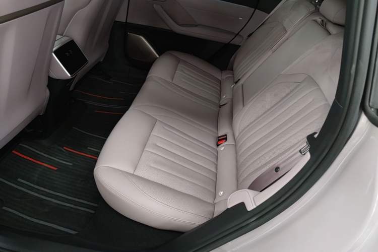 Used ONVO L60 2024 60 kWh Rear-Drive Version Left Rear Seat