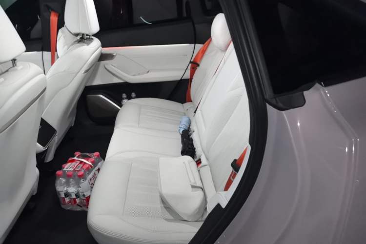 Used ONVO L60 2024 60 kWh Rear-Drive Version Left Rear Seat