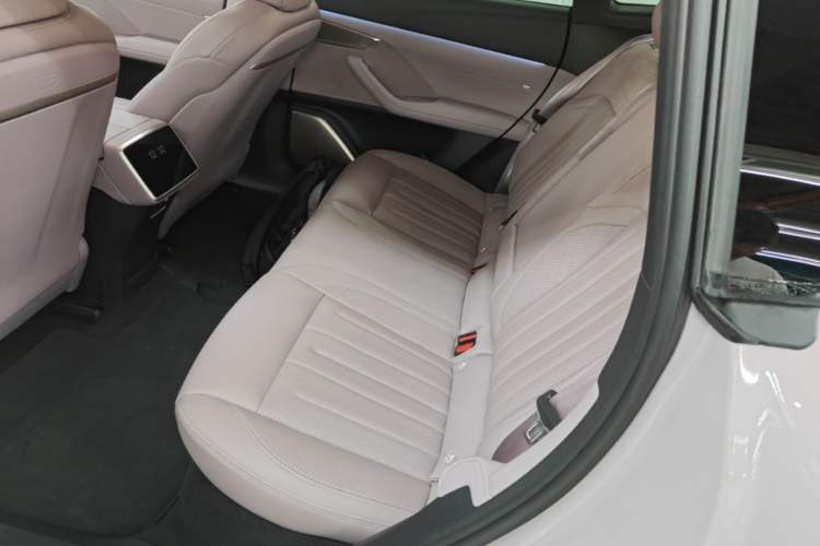 Used ONVO L60 2024 60 kWh Rear-Drive Version Left Rear Seat