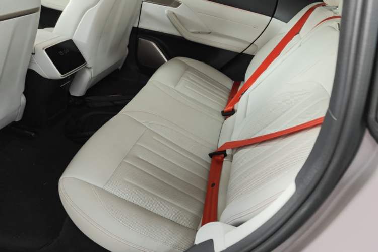 Used ONVO L60 2024 60 kWh All-Wheel Drive Left Rear Seat