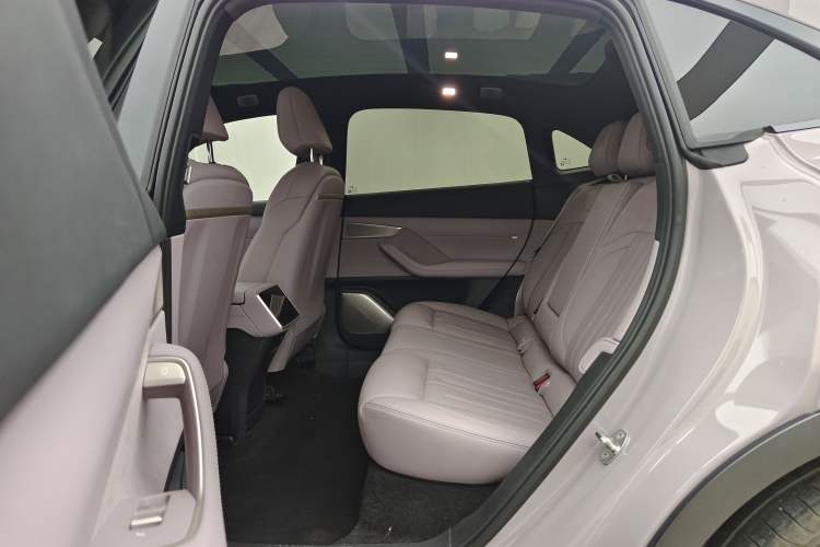 Used ONVO L60 2024 60 kWh Rear-Drive Version Left Rear Seat