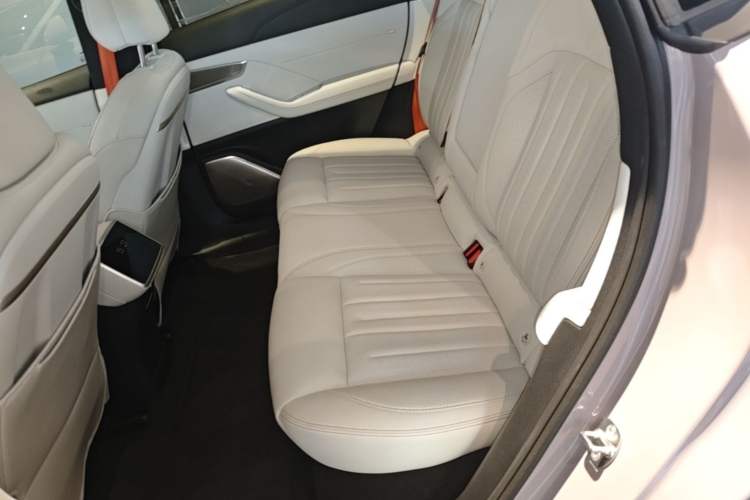 Used ONVO L60 2024 60 kWh Rear-Drive Version Left Rear Seat