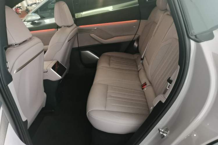 Used ONVO L60 2024 60 kWh Rear-Drive Version Left Rear Seat