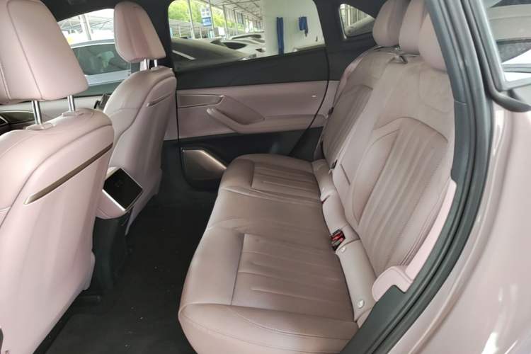 Used ONVO L60 2024 60 kWh Rear-Drive Version Left Rear Seat