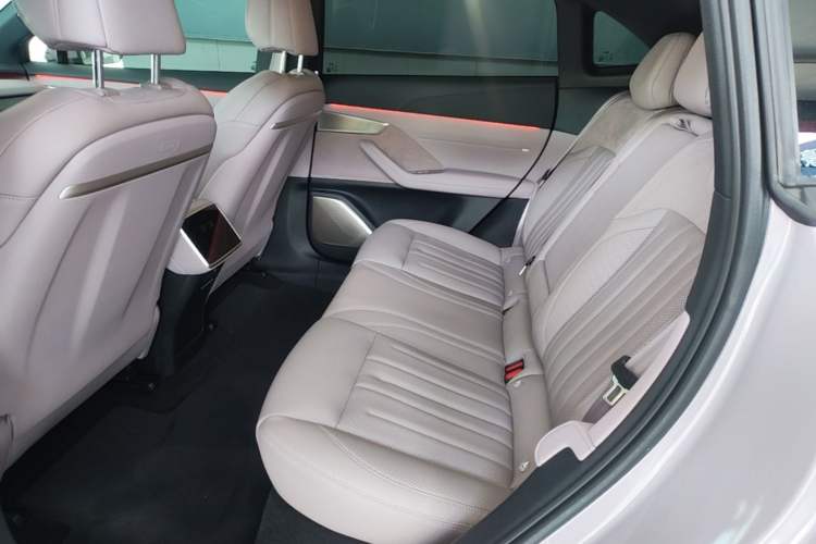 Used ONVO L60 2024 60 kWh Rear-Drive Version Left Rear Seat