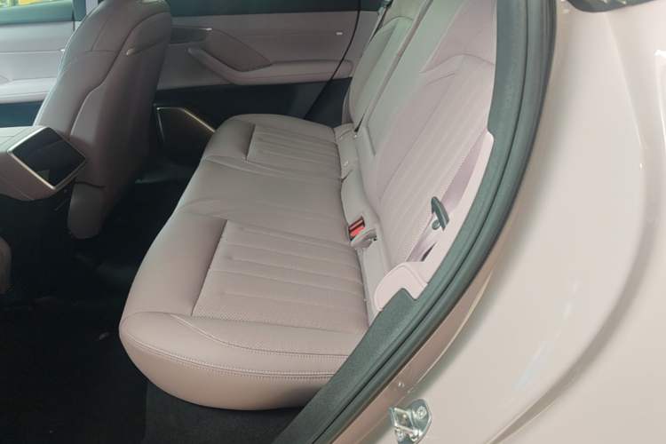 Used ONVO L60 2024 60 kWh Rear-Drive Version Left Rear Seat