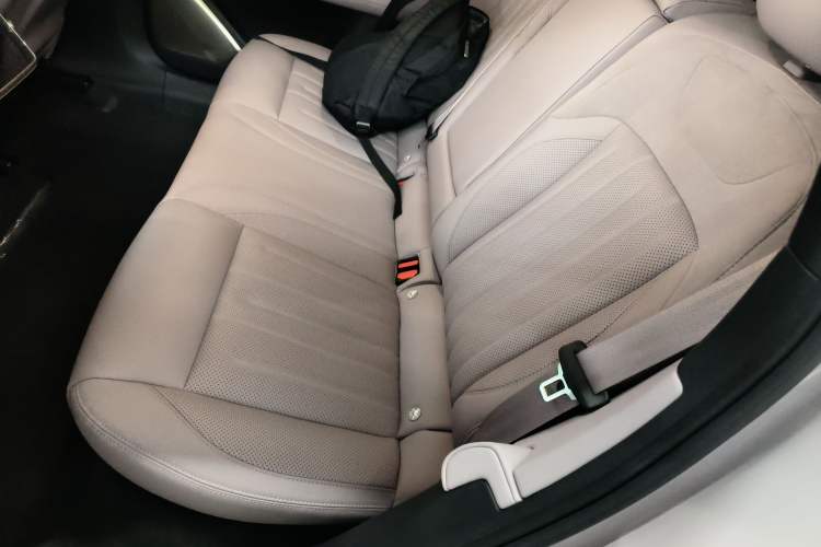 Used ONVO L60 2024 60 kWh Rear-Drive Version Left Rear Seat