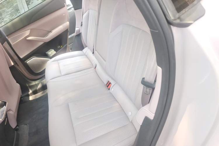 Used ONVO L60 2024 60 kWh Rear-Drive Version Left Rear Seat