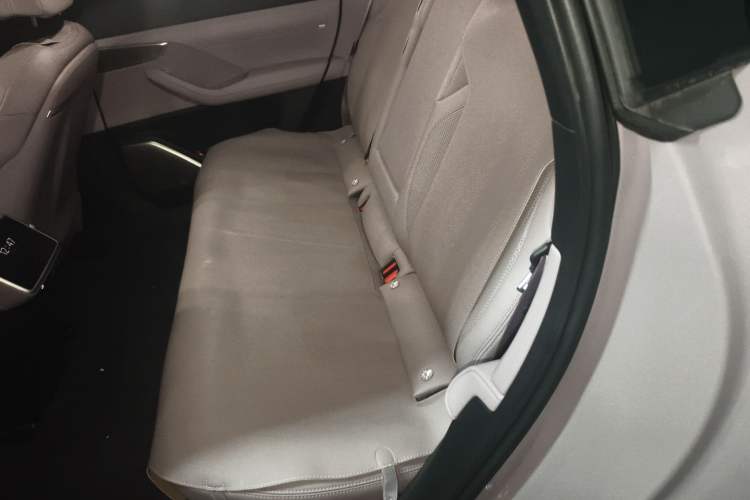 Used ONVO L60 2024 60 kWh Rear-Drive Version Left Rear Seat
