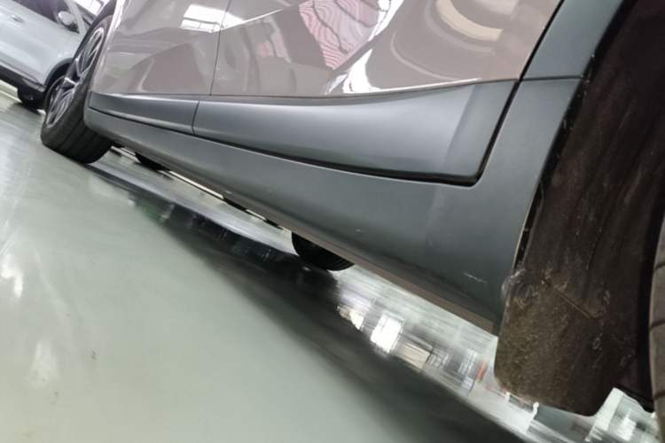 Used ONVO L60 2024 60 kWh Rear-Drive Version Left Side Sill