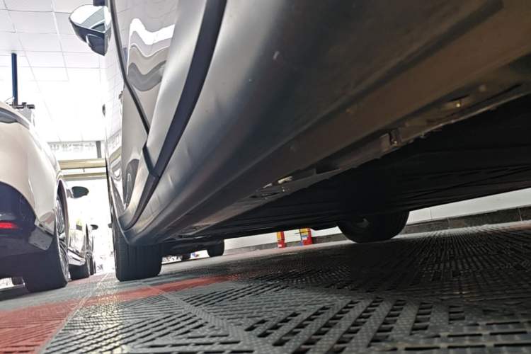 Used ONVO L60 2024 60 kWh Rear-Drive Version Left Side Sill