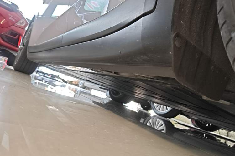 Used ONVO L60 2024 60 kWh Rear-Drive Version Left Side Sill