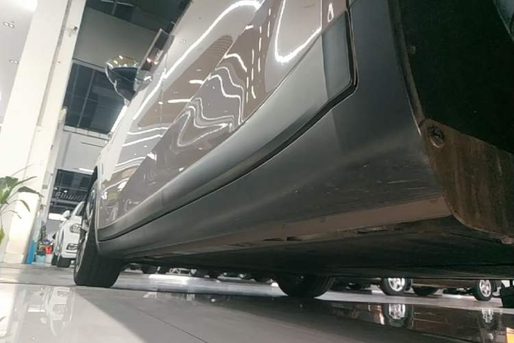 Used ONVO L60 2024 60 kWh Rear-Drive Version Left Side Sill