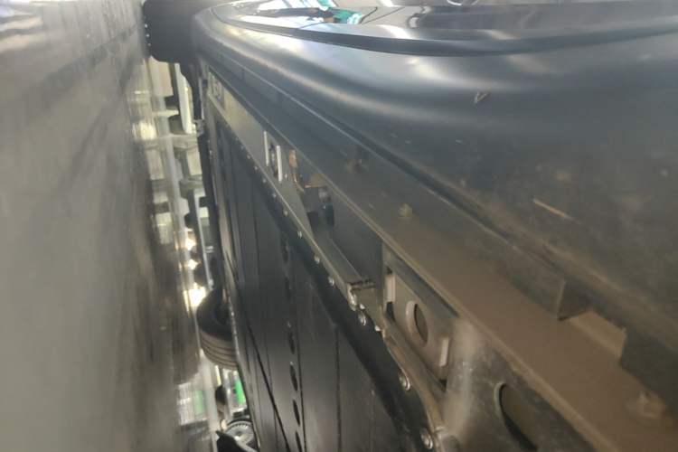 Used ONVO L60 2024 60 kWh Rear-Drive Version Left Side Sill