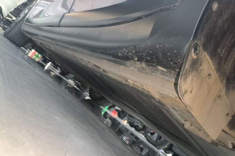 Used ONVO L60 2024 60 kWh Rear-Drive Version Left Side Sill