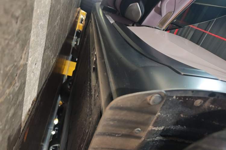 Used ONVO L60 2024 60 kWh Rear-Drive Version Left Side Sill
