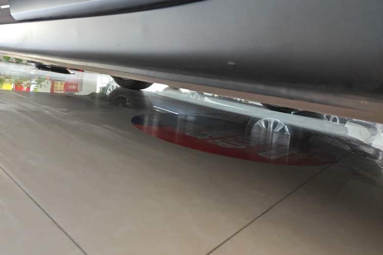 Used ONVO L60 2024 60 kWh Rear-Drive Version Left Side Sill