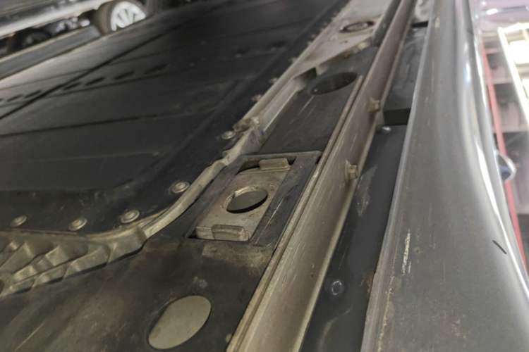 Used ONVO L60 2024 60 kWh Rear-Drive Version Left Side Sill