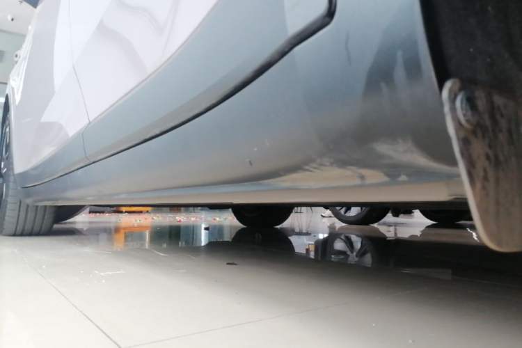 Used ONVO L60 2024 60 kWh Rear-Drive Version Left Side Sill