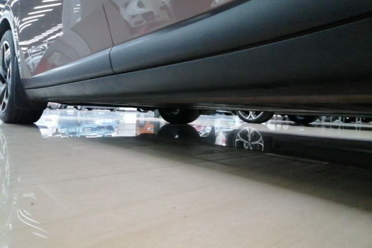 Used ONVO L60 2024 60 kWh Rear-Drive Version Left Side Sill