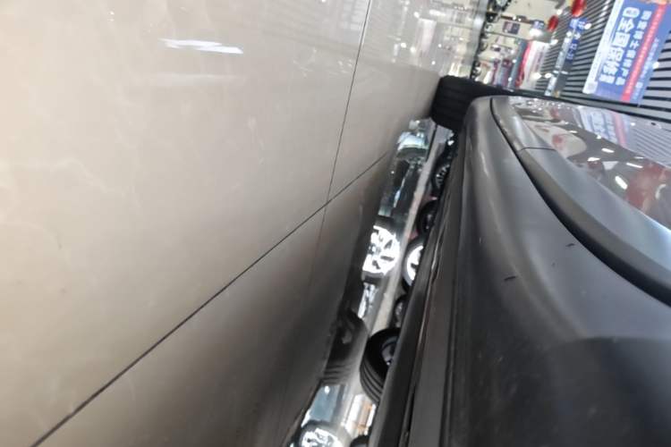 Used ONVO L60 2024 60 kWh Rear-Drive Version Left Side Sill
