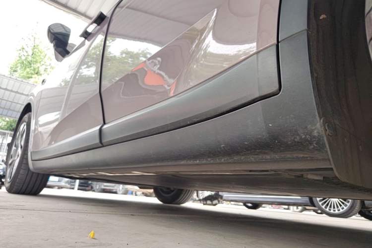 Used ONVO L60 2024 60 kWh Rear-Drive Version Left Side Sill