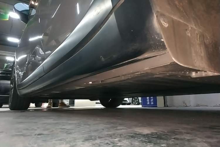 Used ONVO L60 2024 60 kWh Rear-Drive Version Left Side Sill