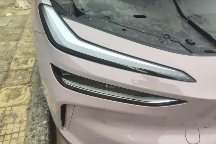 Used ONVO L60 2024 60 kWh Rear-Drive Version Right Front Headlight