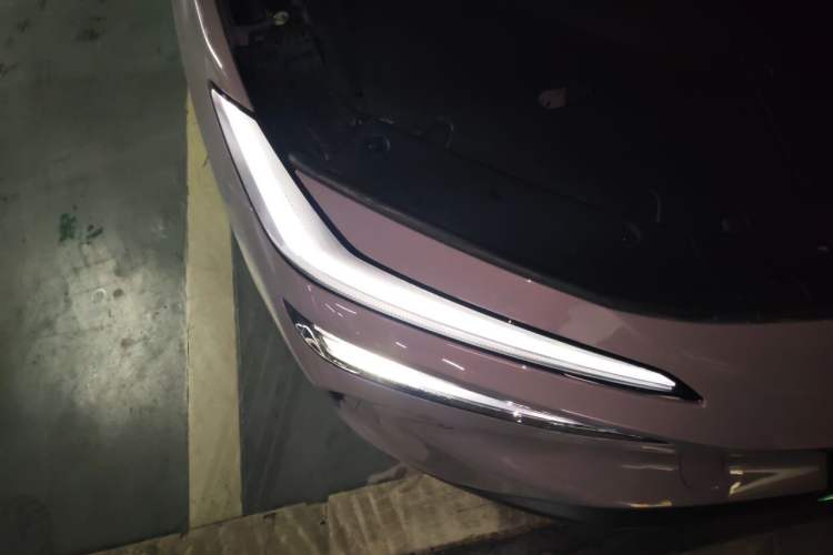 Used ONVO L60 2024 60 kWh Rear-Drive Version Right Front Headlight
