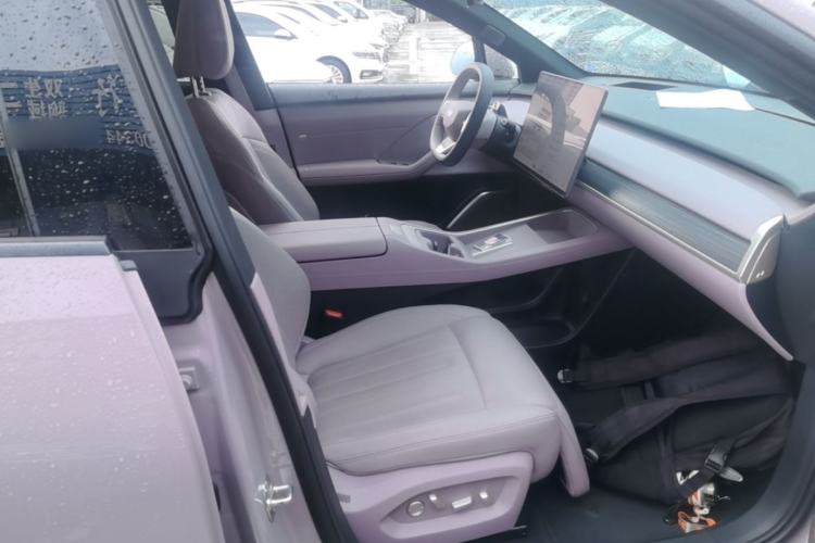 Used ONVO L60 2024 60 kWh Rear-Drive Version Right Front Seat