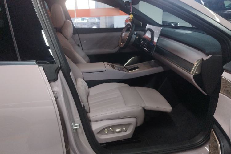 Used ONVO L60 2024 60 kWh Rear-Drive Version Right Front Seat