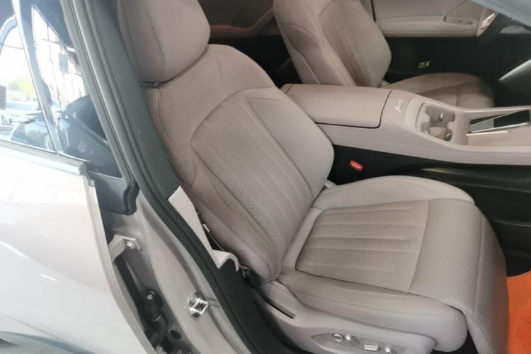 Used ONVO L60 2024 60 kWh Rear-Drive Version Right Front Seat