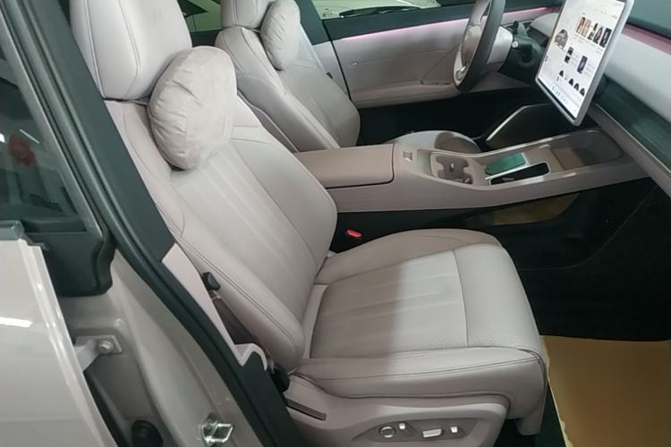 Used ONVO L60 2024 60 kWh Rear-Drive Version Right Front Seat