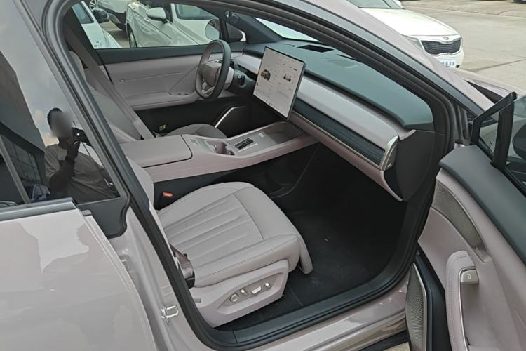 Used ONVO L60 2024 60 kWh Rear-Drive Version Right Front Seat