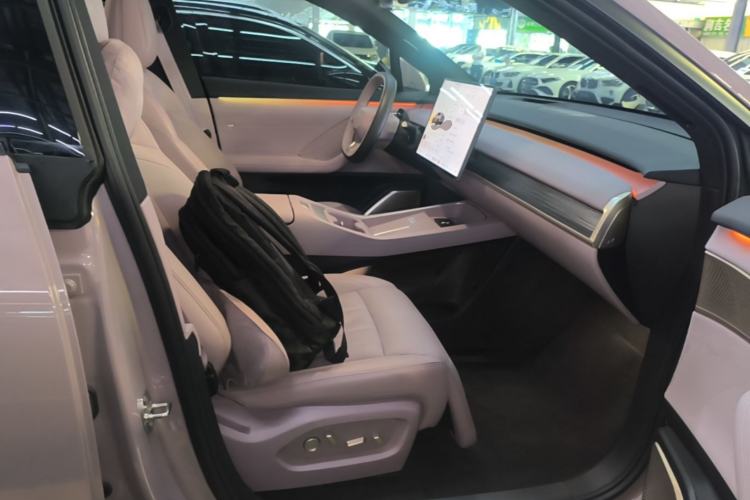 Used ONVO L60 2024 60 kWh Rear-Drive Version Right Front Seat