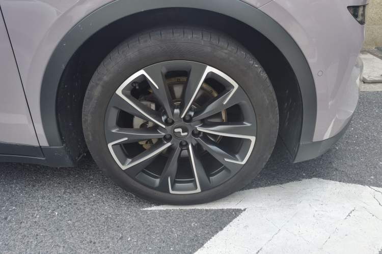 Used ONVO L60 2024 60 kWh Rear-Drive Version Right Front Wheel Hub
