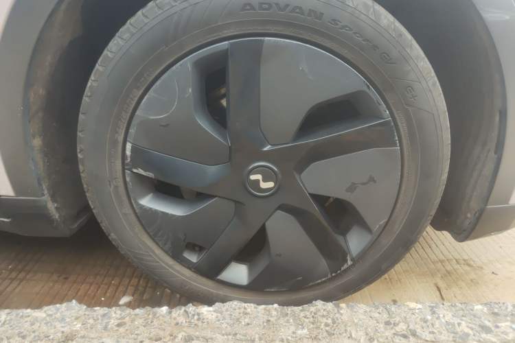 Used ONVO L60 2024 60 kWh Rear-Drive Version Right Front Wheel Hub