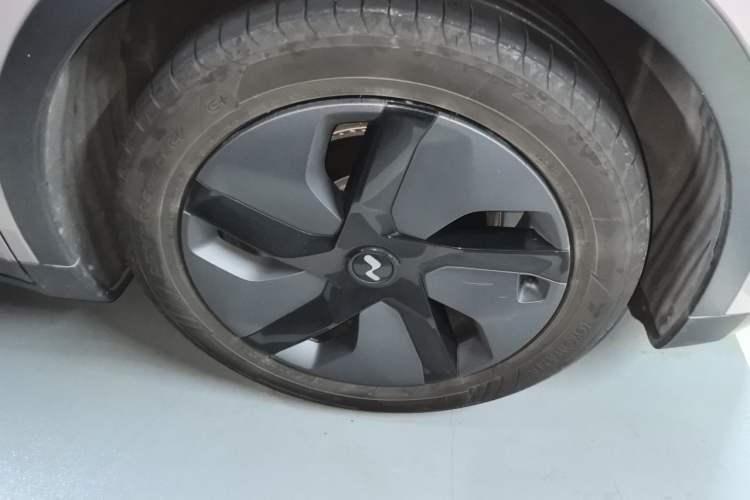 Used ONVO L60 2024 60 kWh Rear-Drive Version Right Front Wheel Hub