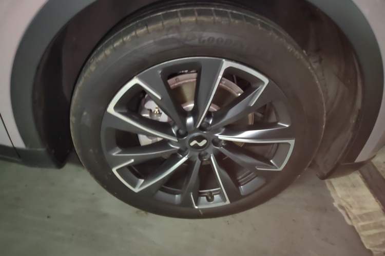 Used ONVO L60 2024 60 kWh Rear-Drive Version Right Front Wheel Hub