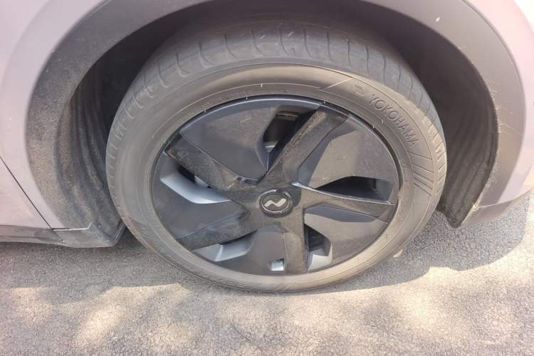 Used ONVO L60 2024 60 kWh Rear-Drive Version Right Front Wheel Hub