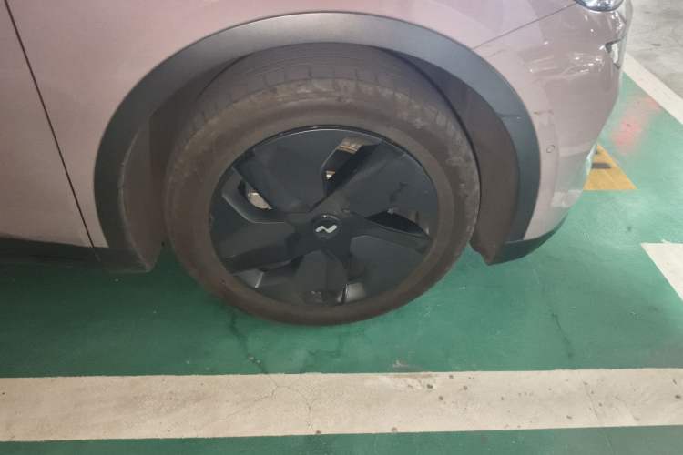 Used ONVO L60 2024 60 kWh Rear-Drive Version Right Front Wheel Hub