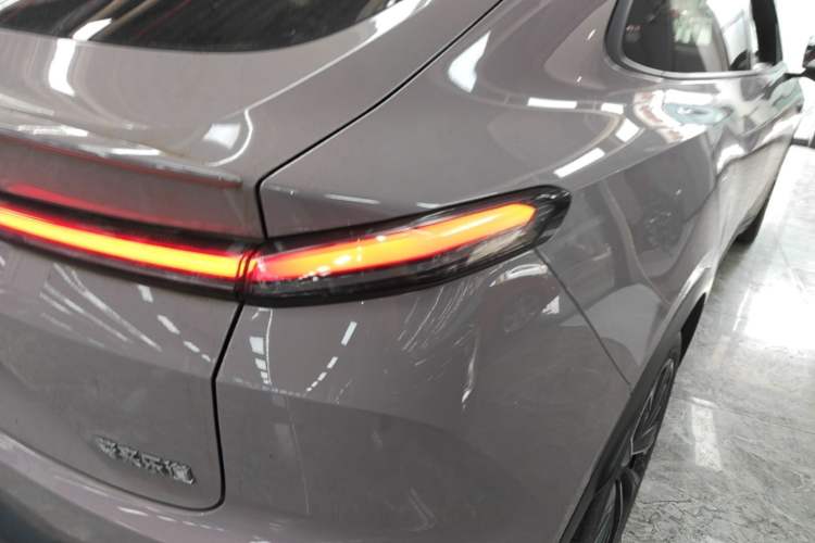 Used ONVO L60 2024 60 kWh All-Wheel Drive Right Rear Taillight