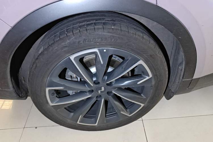 Used ONVO L60 2024 60 kWh Rear-Drive Version Right Rear Wheel Hub