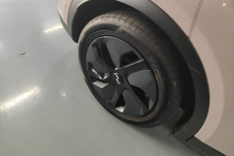 Used ONVO L60 2024 60 kWh Rear-Drive Version Right Rear Wheel Hub
