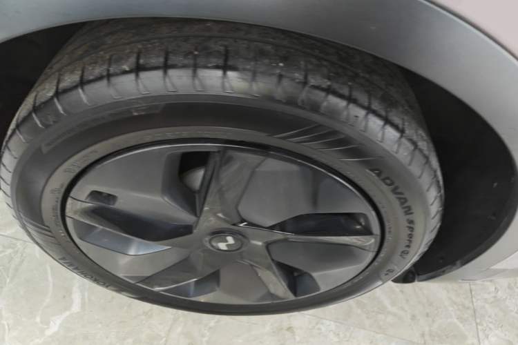 Used ONVO L60 2024 60 kWh Rear-Drive Version Right Rear Wheel Hub